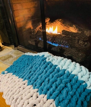 Cozy Chunky Knit Blanket WorkshopNo experience needed