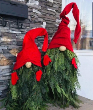 Outdoor 3 ft Gnome Tree (1)