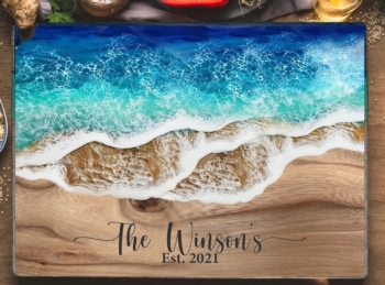 Resin Pour and learn the beach wave.. Beginner class. Choose between 4 projects