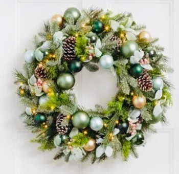 Custom Wreath Making while watching theAnnual Flemington Parade go by.